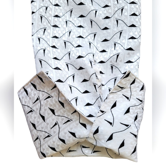 Due Per Due White Silk Blouse Collared Flowy Long Sleeve Double Cuffed Size 12 - Picture 10 of 17